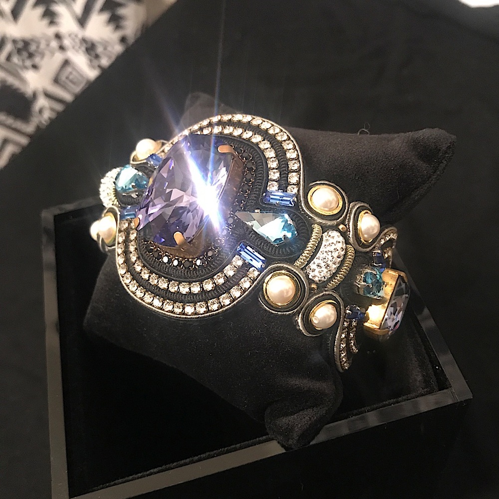💯 real IZABELA FELINSKI💎TANZANITE Crystal bracelet. Never been worn. With box